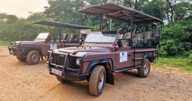 Saadani-Luxury-Safari-Beach-Resort-JEEP