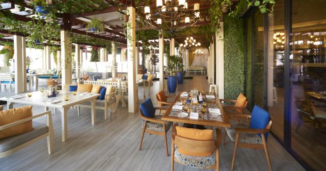 Grand-Hyatt-Dubai-Resort-and-Waterpark-RESTAURANT-06