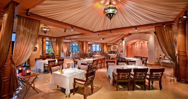 Grand-Hyatt-Dubai-Resort-and-Waterpark-RESTAURANT-02