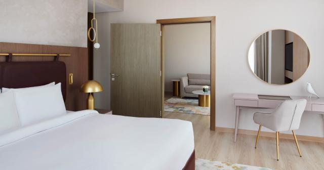 Movenpick-Hotel-Jumeirah-Village-Triangle-SUPERIOR-ROOM-02