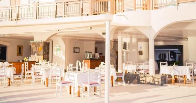 Golden-Beach-Resort-Spa-OUTDOOR-RESTAURANT