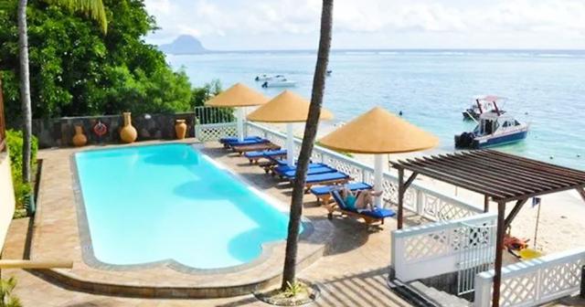 Golden-Beach-Resort-Spa-POOL