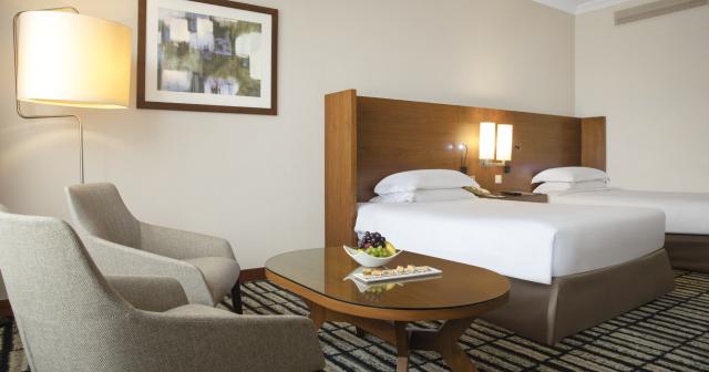 Jumeirah-Rotana-ROOM-03