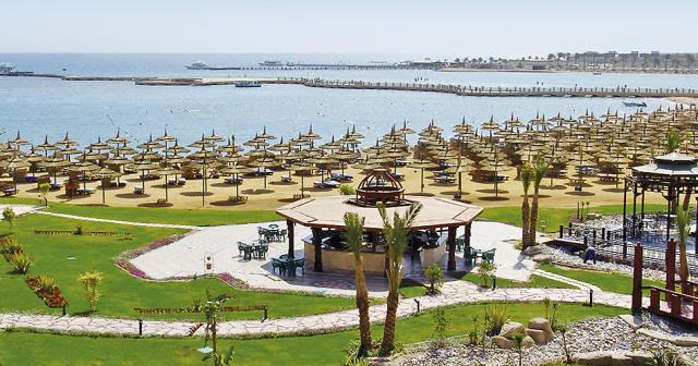Sentido-Mamlouk-Palace-Resort-and-Spa-BEACH