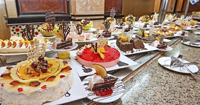Sentido-Mamlouk-Palace-Resort-and-Spa-CAKES