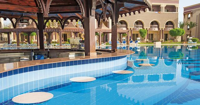 Sentido-Mamlouk-Palace-Resort-and-Spa-POOL-BAR
