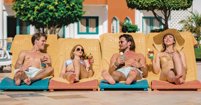 Sunrise-Garden-Beach-Resort-and-Spa-POOLBAR