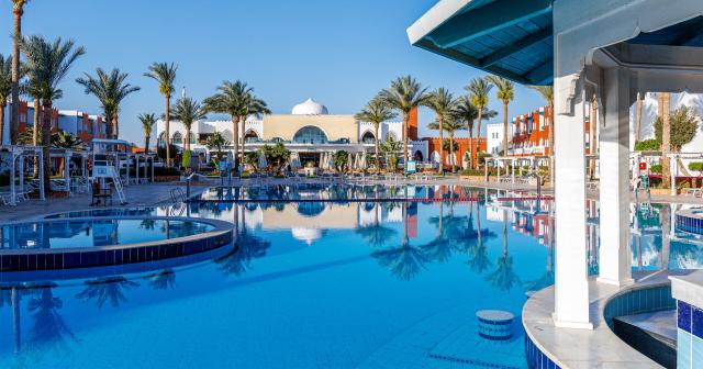 Sunrise-Garden-Beach-Resort-NEW-2025-POOL-04