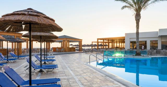 Avra-Beach-Resort-Hotel-a-Bungalows-POOL