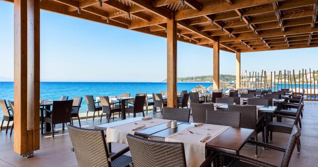 Avra-Beach-Resort-Hotel-a-Bungalows-RESTAURANT