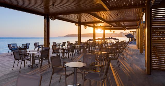 Avra-Beach-Resort-Hotel-and-Bungalows-BEACH-BAR-2025-01