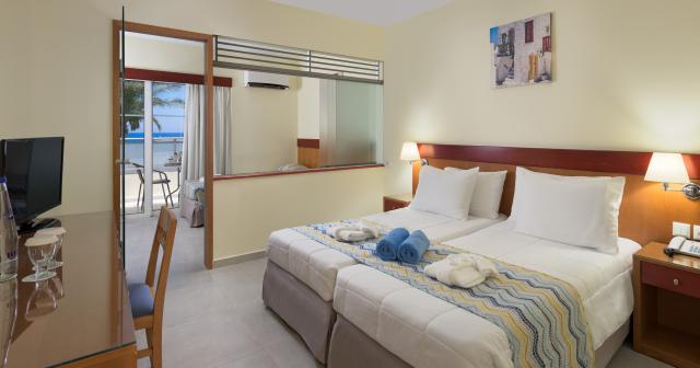 Avra-Beach-Resort-Hotel-and-Bungalows-FAMILY-ROOM-2025-01