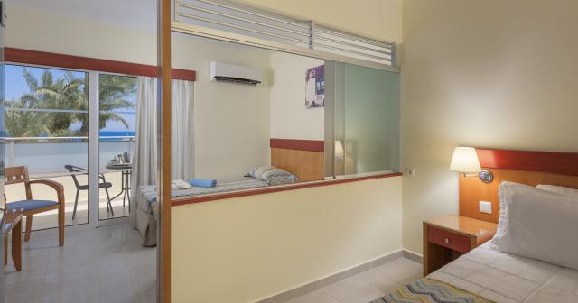 Avra-Beach-Resort-Hotel-and-Bungalows-FAMILY-ROOM-2025-02
