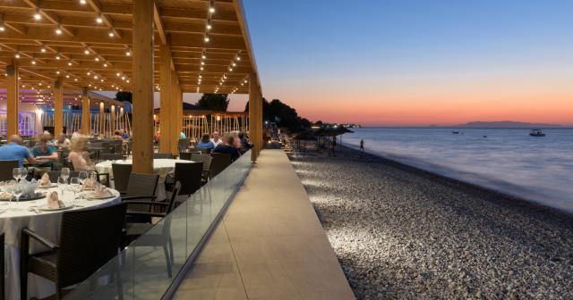 Avra-Beach-Resort-Hotel-and-Bungalows-RESTAURANT-2025-01
