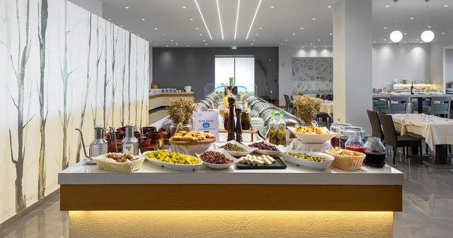 Avra-Beach-Resort-Hotel-a-Bungalows-BUFFET-2021