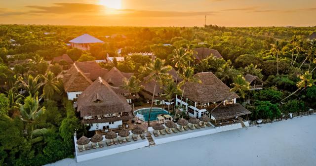 Ahg-Dreams-Bay-Beach-OVERVIEW-02