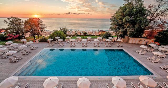 Grifid-Hotel-Vistamar-POOL-2022