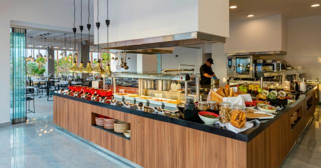 Diamond-Boutique-BUFFET-02