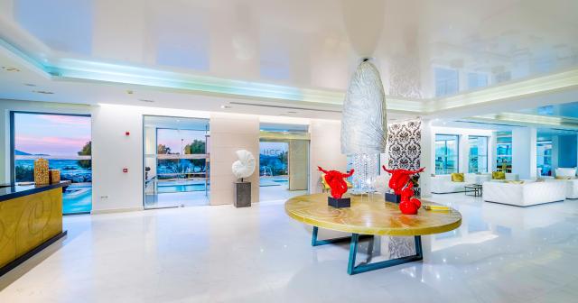 Diamond-Deluxe-LOBBY-02