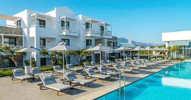 Diamond-Deluxe-POOL