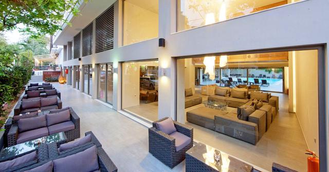 Oktober-Downtown-Boutique-Hotel-TERRACE