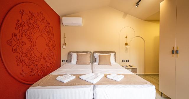 Garden-Palace-ROOM-Deluxe-Double-02