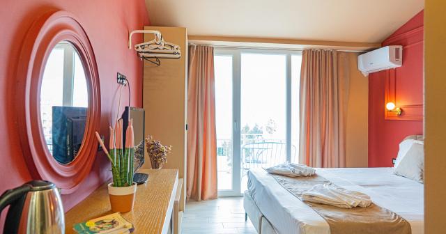 Garden-Palace-ROOM-Deluxe-Double-04