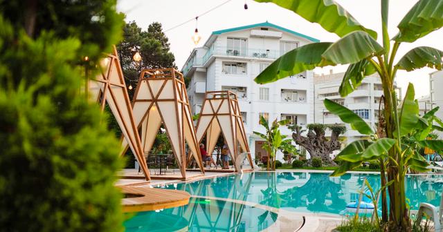 Garden-Palace-POOL-01