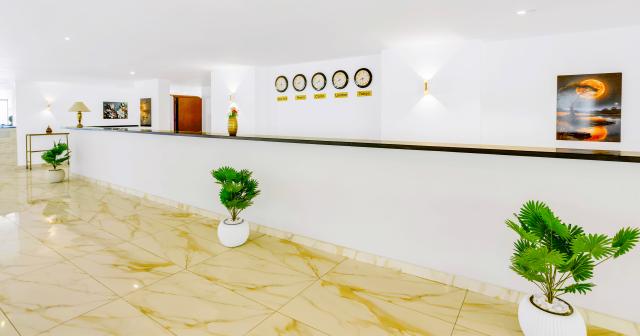 Hostmark-Blue-Beach-RECEPTION