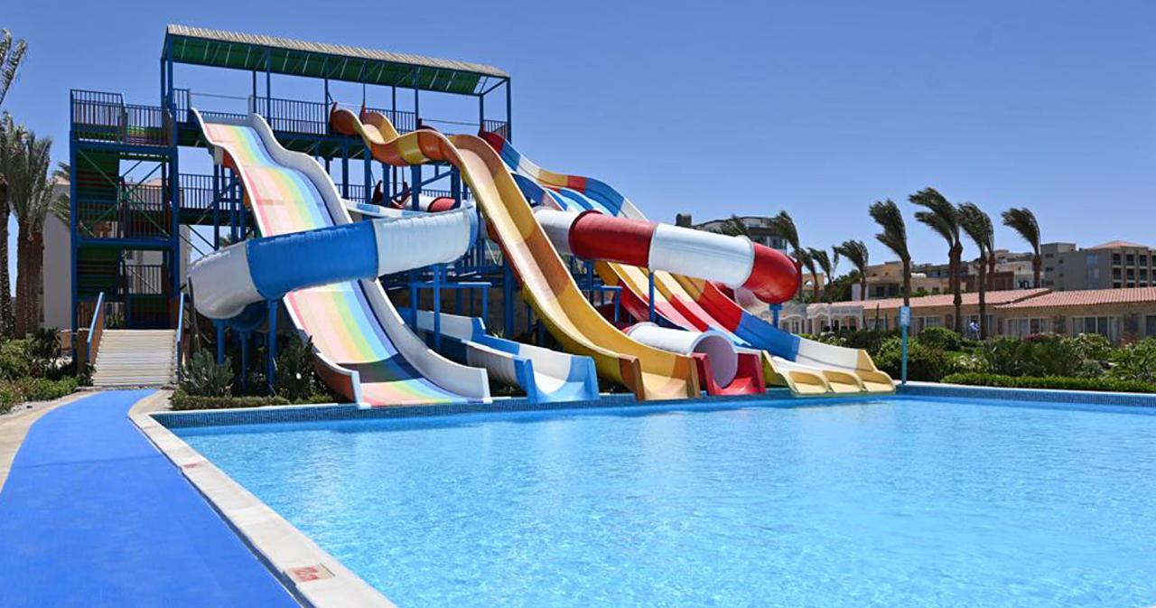 Sunrise-Riviera-Aqua-Park-Resort-WATERSLIDES-02