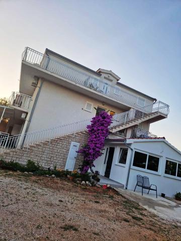 Vila Dana