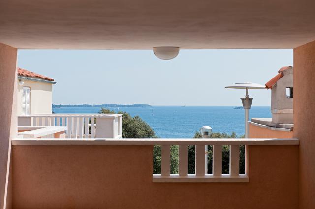 Maistra Select Amarin Resort