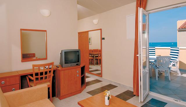 Maistra Select Amarin Resort