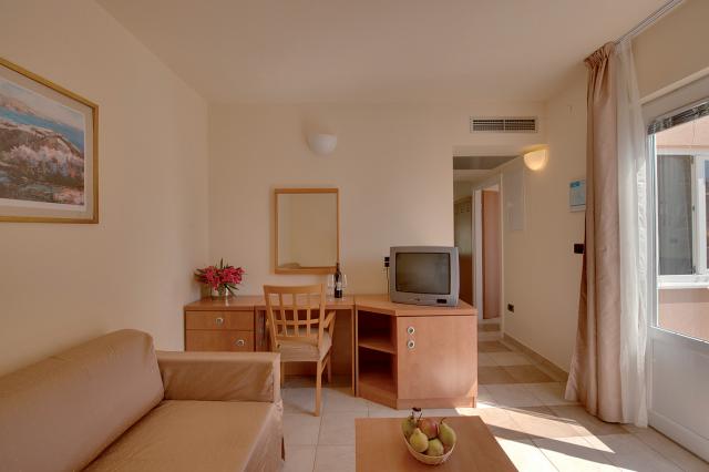 Maistra Select Amarin Resort