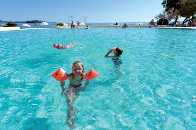 Maistra Select Amarin Resort