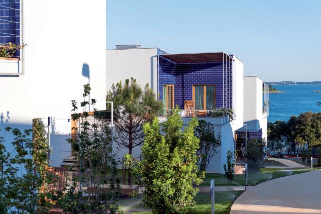 Maistra Select Amarin Resort