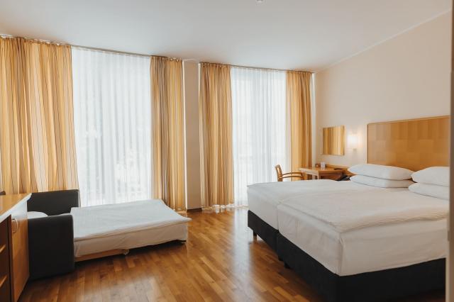 Ramada Hotel & Suites