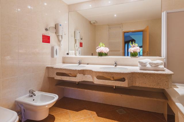 Ramada Hotel & Suites