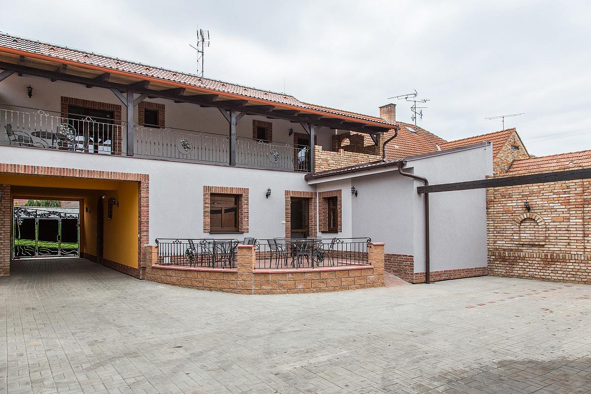 Penziony San Marco Mutěnice - apartmány u Babičky