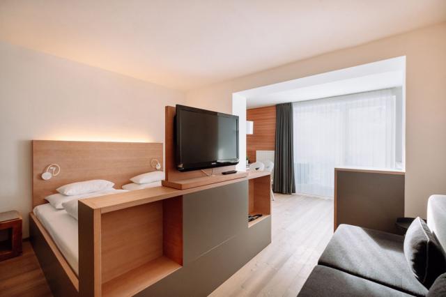 Alma Paramount Suites