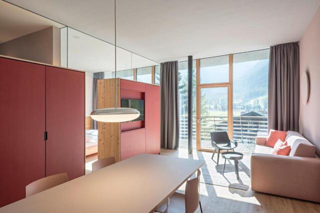 Alma Paramount Suites