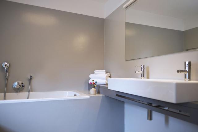 Alma Paramount Suites