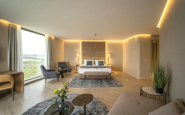 Wave Resort