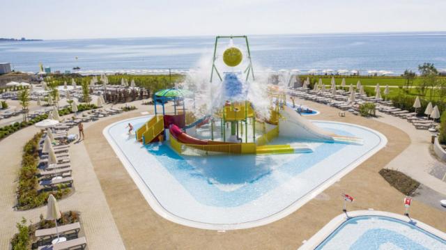 Wave Resort
