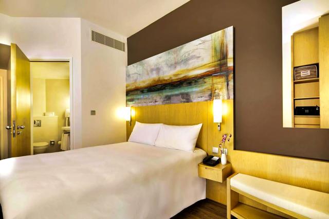 Ibis One Central
