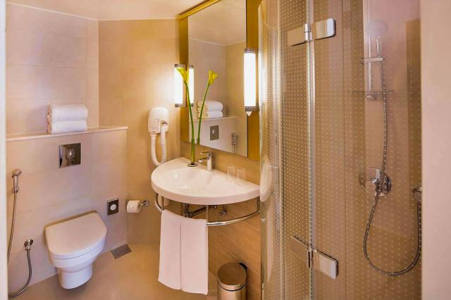 Ibis One Central