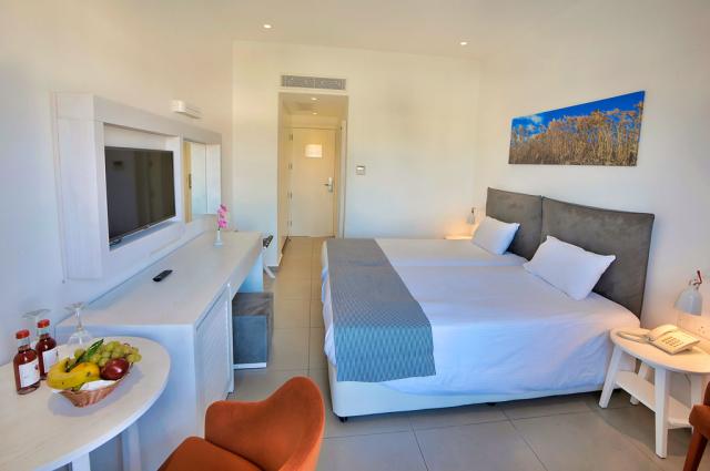 Nissiana Hotel