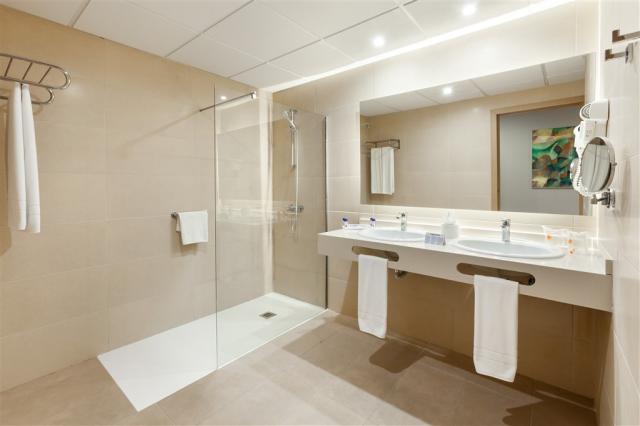 Best Jacaranda Baño con Ducha 2018.jpg