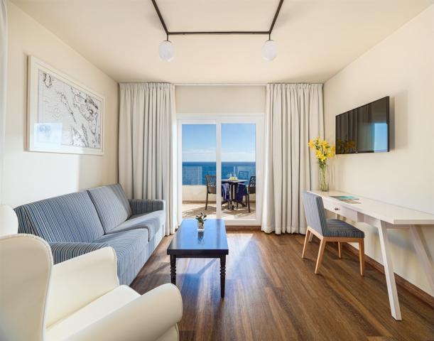 Suite sea view1.jpg