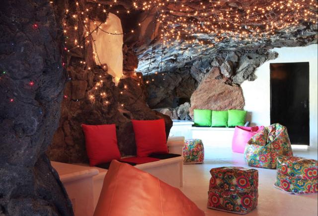 La Cueva lounge.jpg